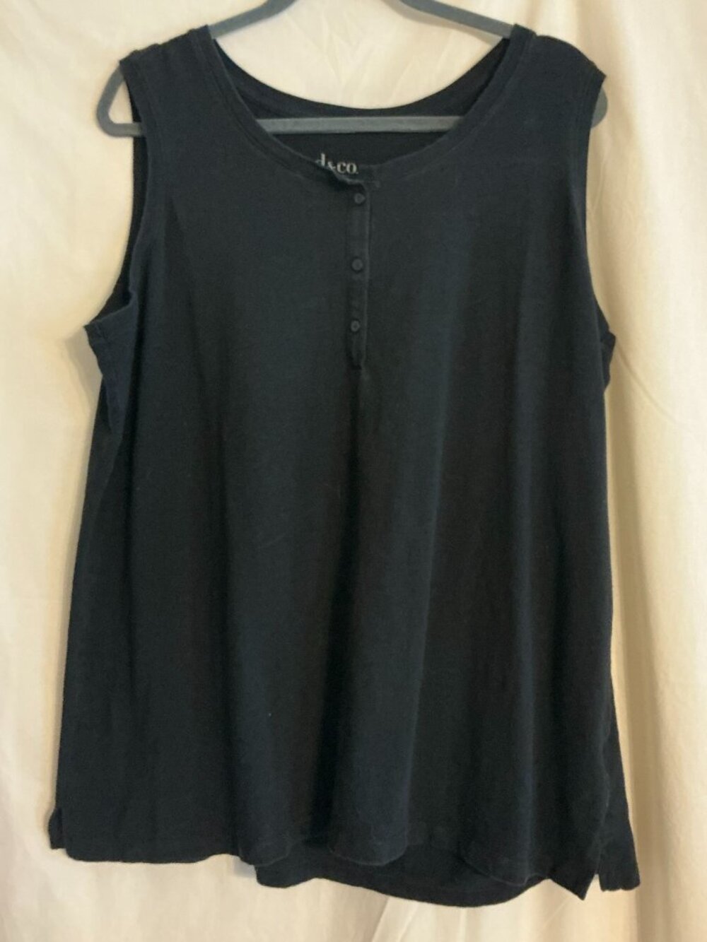 DENIM & CO. ESSENTIALS Women's Black Sleeveless Henley Shirt Top Vented Hem 1X